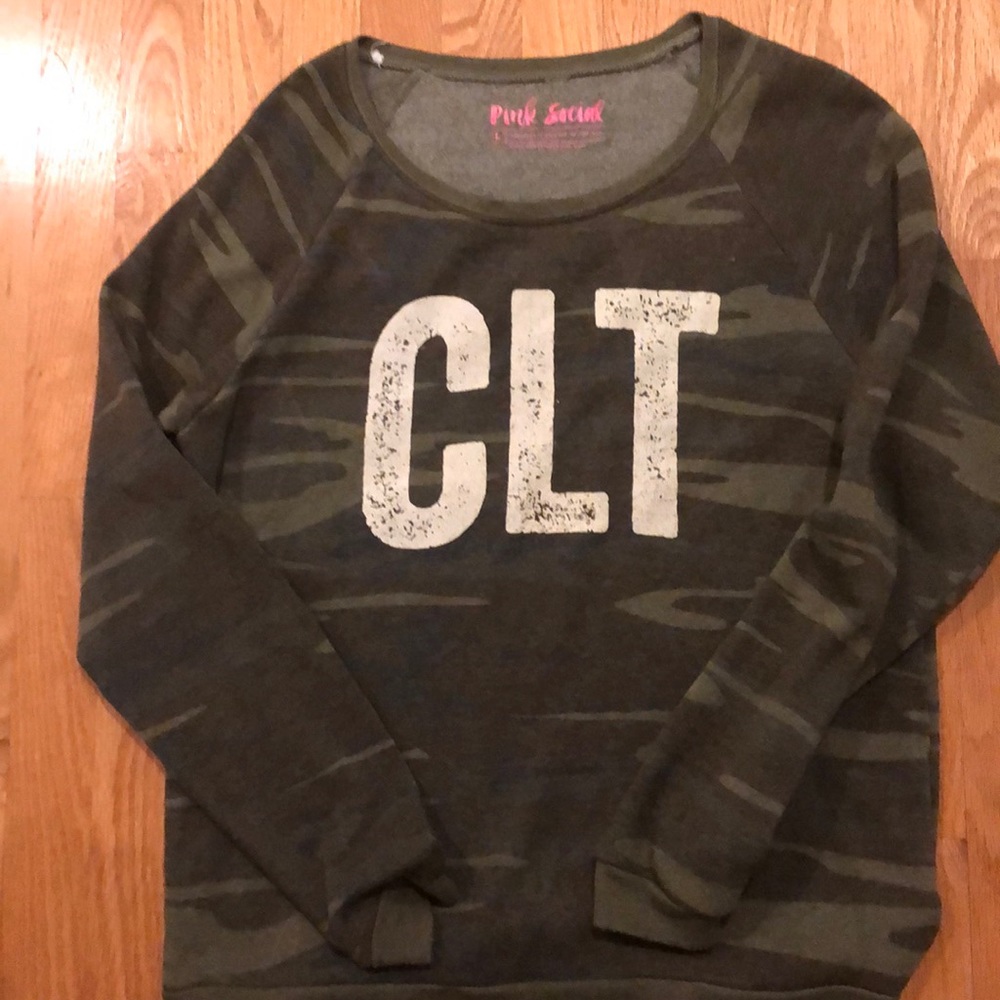 Super cute Charlotte sweatshirt
